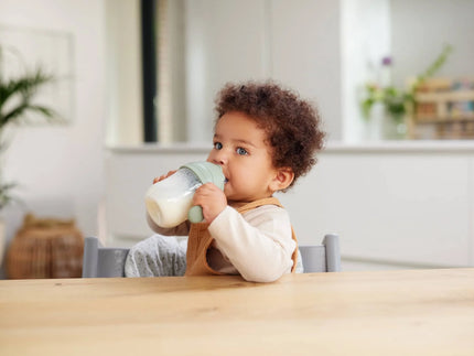 5 feiten en fabels over flesvoeding voor je baby