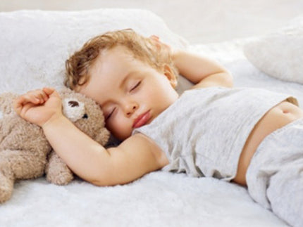 Hoe lang mag een baby slapen zonder voeding?